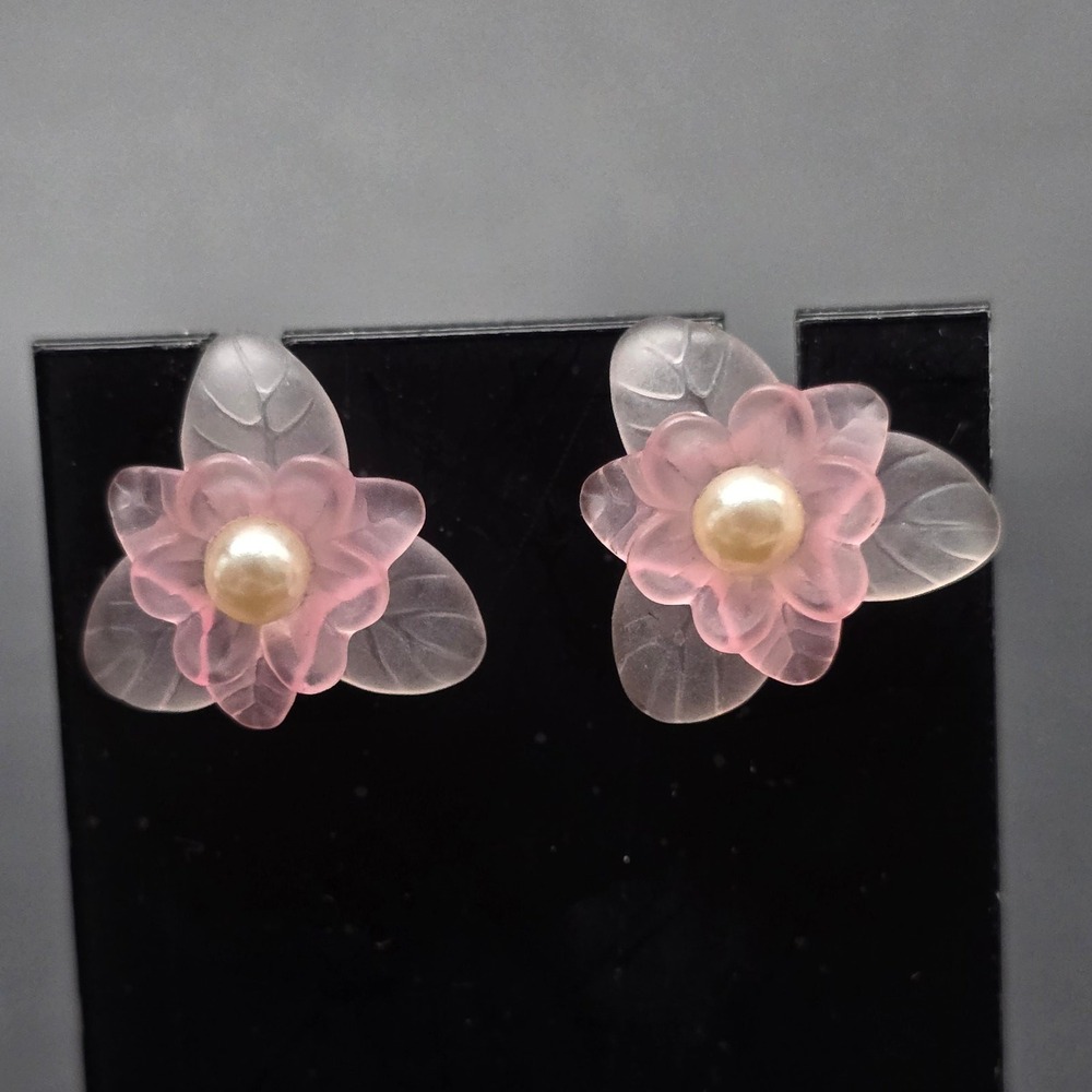 Avon 1986 Pastel Bloosom Earrings Frosted Pink Purple Lucite Flowers Pierced